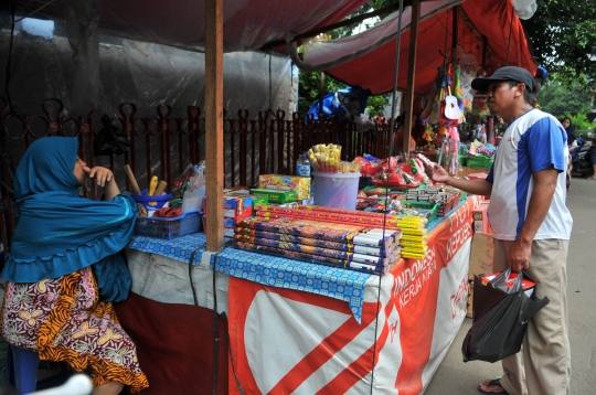 Jelang Tahun Baru, pedagang kembang api musiman mulai menjamur