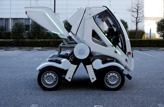 Ini mobil listrik karya seniman Jepang yang terinspirasi robot Gundam