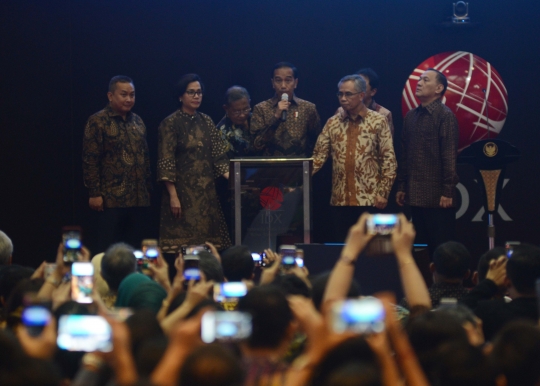 Jokowi tutup bursa saham 2017 di BEI