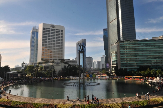 CFD ditiadakan, ribuan warga tetap serbu kawasan Bundaran HI