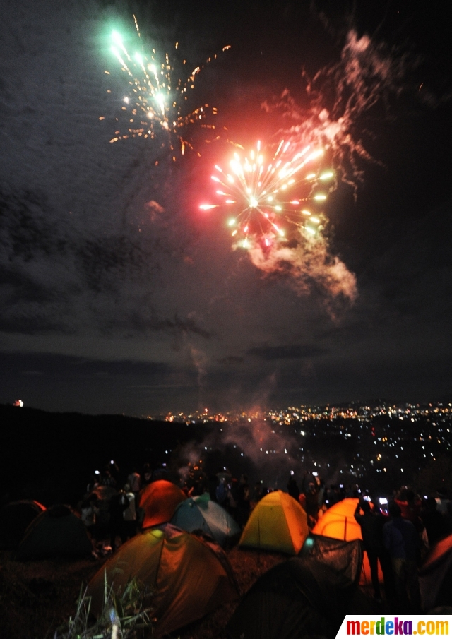 Foto Menikmati Pergantian Tahun Dengan Keindahan Malam Kota Bogor Merdeka Com