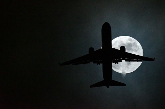 Indahnya Supermoon hiasi malam pertama 2018