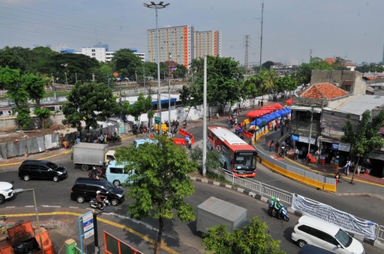 Memantau penataan PKL Tanah Abang yang tuai pro dan kontra