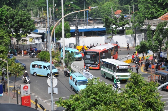 Memantau penataan PKL Tanah Abang yang tuai pro dan kontra