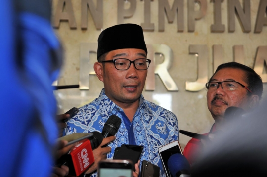 Senyum Ridwan Kamil usai berdialog soal Pilgub Jabar di DPP PDIP