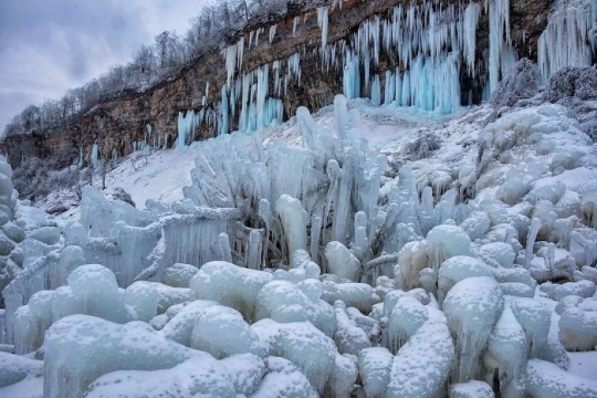 Bak negeri salju dalam dongeng, keindahan Niagara yang membeku