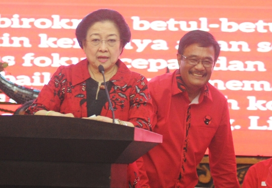 Djarot cium tangan Megawati usai diusung jadi Cagub Sumut