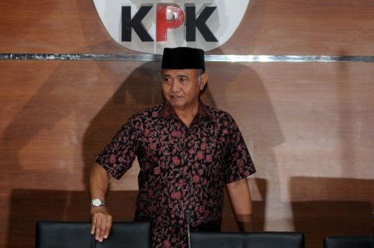 KPK pamerkan gepokan uang suap Bupati Hulu Sungai Tengah