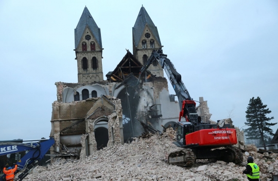 Demi perluasan tambang batubara, gereja di Jerman ini dibongkar