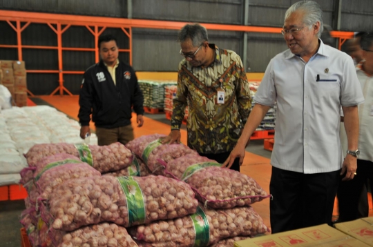 Mendag Enggartiasto Lukita lepas truk Operasi Pasar Perum Bulog