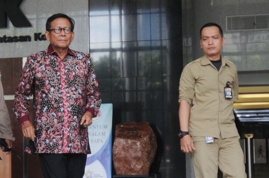 Mantan anggota DPR Mohammad Jafar Hafsah diperiksa terkait kasus e-KTP