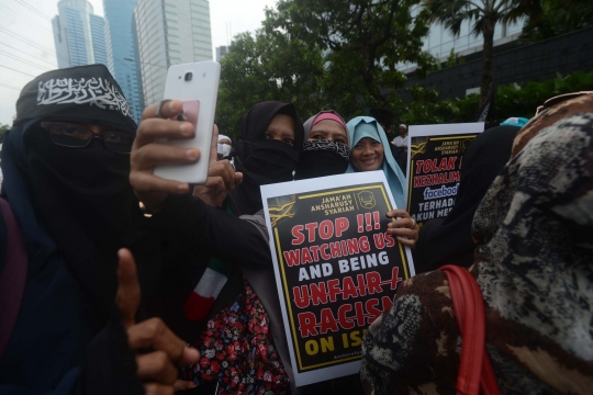 Protes pemblokiran akun Islam, massa FPI geruduk kantor Facebook