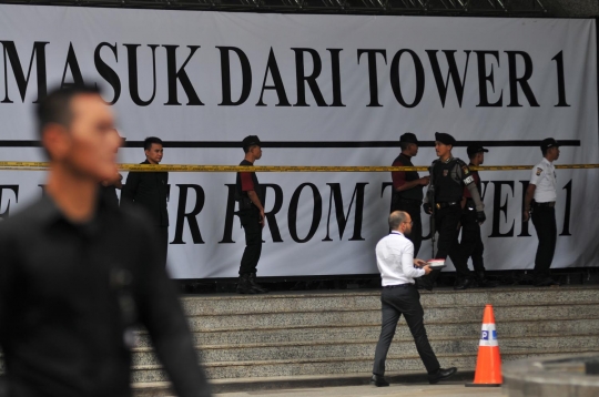 Penjagaan ketat olah TKP ambruknya mezanin Gedung BEI