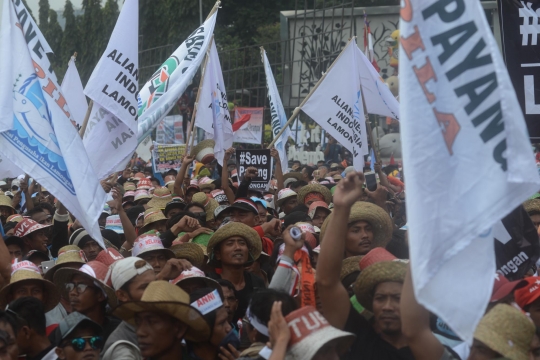 Aksi ribuan nelayan Cantrang geruduk Istana