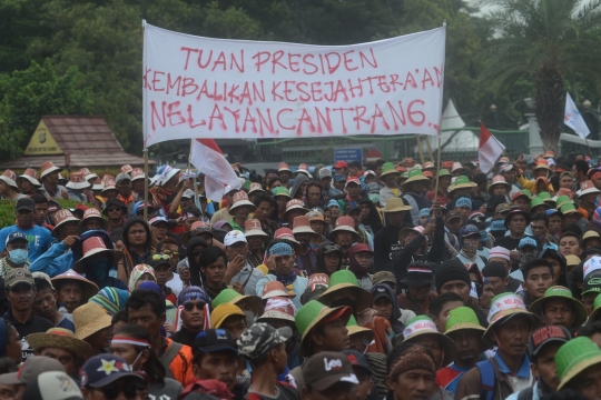 Aksi ribuan nelayan Cantrang geruduk Istana