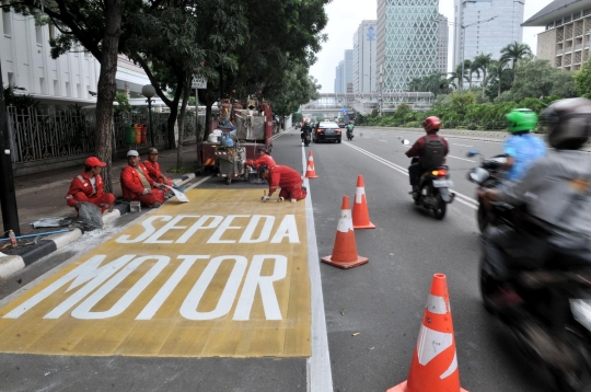 Ini jalur khusus yang disediakan untuk sepeda motor di MH Thamrin