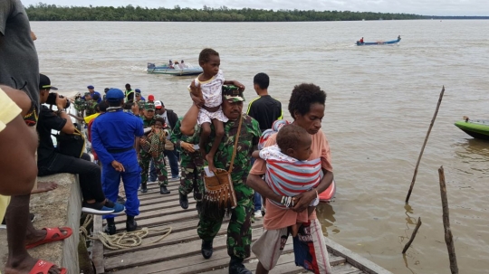 Anak-anak korban gizi buruk di Asmat dievakuasi ke RSUD Agats