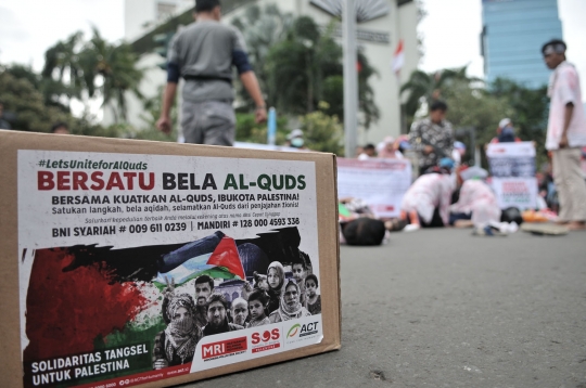 Aksi 'tentara Israel' tindas 'warga Palestina' di Bundaran HI