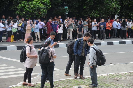 Gempa bikin panik ratusan karyawan di Gedung KPK