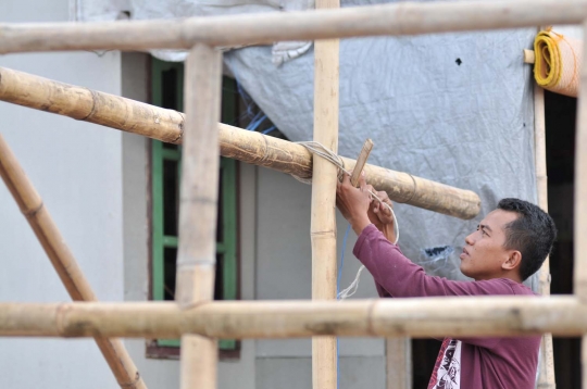 Mahalnya harga rumah paksa warga Marunda tinggal di bangunan semipermanen