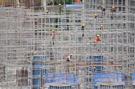 Memantau progres pembangunan Depo LRT Kelapa Gading-Velodrome