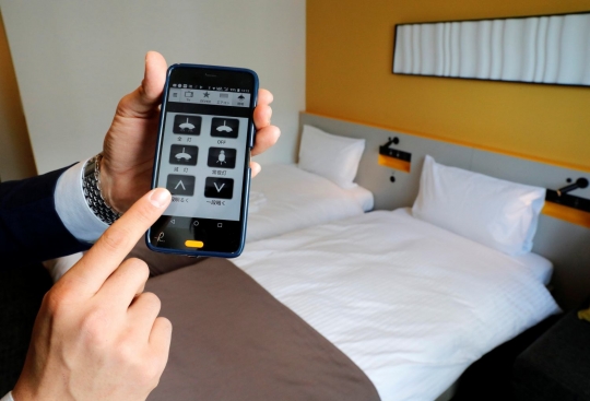 Hotel berteknologi android ini gunakan resepsionis robot cantik
