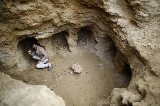 Pemuda Palestina temukan makam kuno yang diyakini dari abad ke-4 Masehi