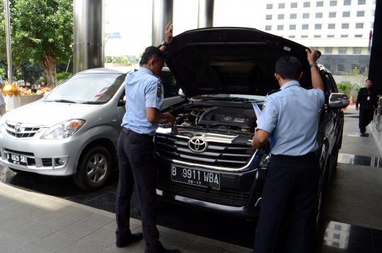 KPK hibahkan dua unit mobil sitaan ke Rupbasan Jakut