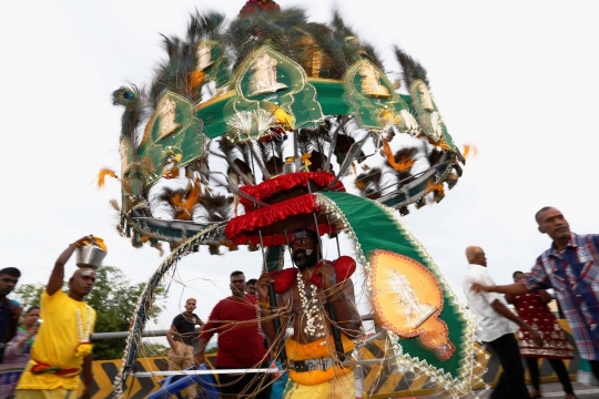 Ritual ekstrem umat Hindu yang bikin ngilu