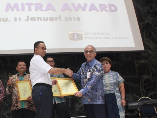 Bank DKI raih Padmamitra Award