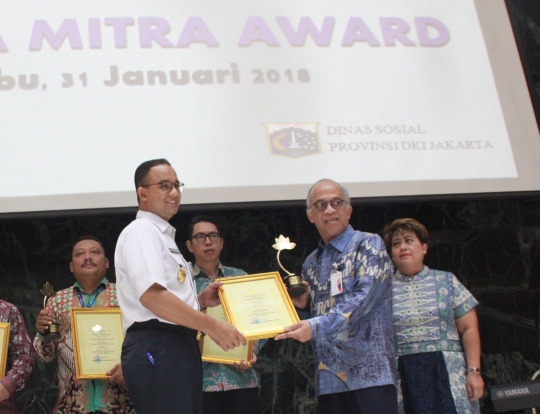 Bank DKI raih Padmamitra Award