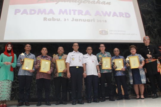 Bank DKI raih Padmamitra Award