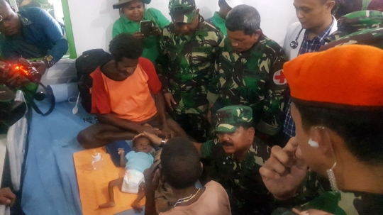 Panglima TNI kunjungi anak-anak penderita campak di Asmat