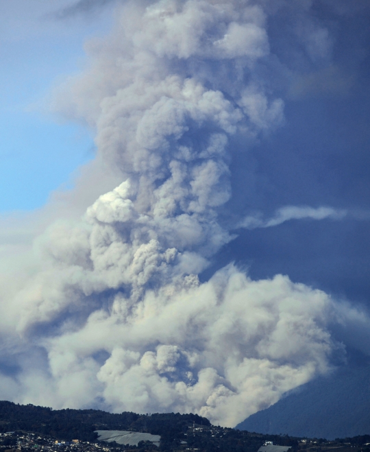 Dahsyatnya letusan Gunung Fuego selama 20 jam