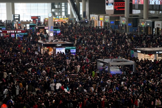 Melihat padatnya arus mudik ala warga China