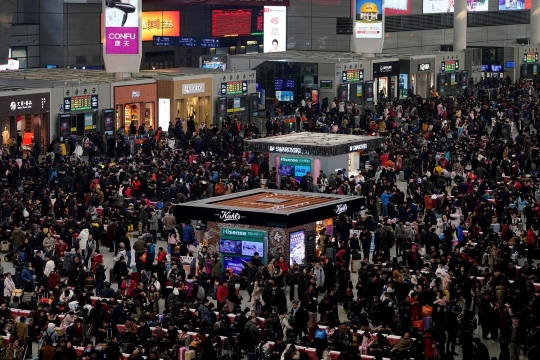 Melihat padatnya arus mudik ala warga China