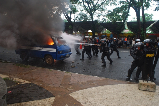 Aksi aparat Polresta Bogor Kota dalam simulasi pengamanan Pilkada 2018