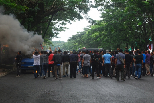 Aksi aparat Polresta Bogor Kota dalam simulasi pengamanan Pilkada 2018