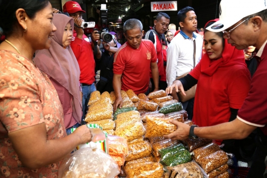 Gaya Puti blusukan ke pasar tradisional Ngawi