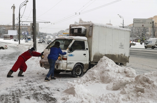 Minus 34 derajat, Rusia tertutup salju tebal
