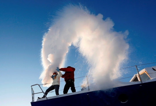 Minus 34 derajat, Rusia tertutup salju tebal