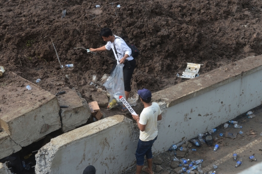 Proses olah TKP tanah longsor di underpass Bandara Soekarno-Hatta