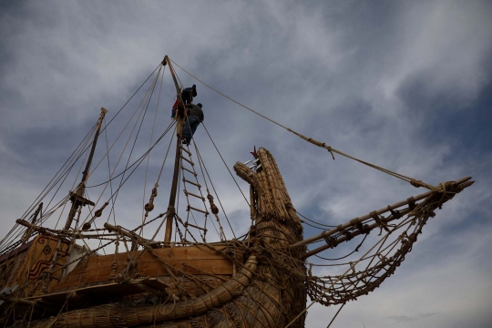 Ini perahu dari alang-alang yang akan seberangi Samudera Pasifik