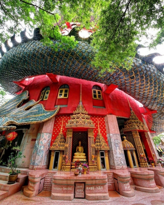 Melihat dari dekat kemegahan Wat Samphran, kuil naga raksasa di Thailand