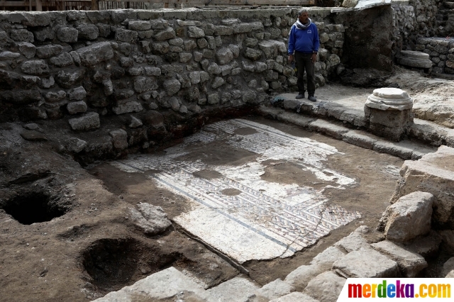 Otoritas Kepurbakalaan Israel juga mengungkapkan bahwa mozaik yang berukuran 3,5 x 8 meter itu memiliki kualitas tinggi dan langka.