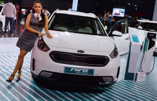 India Auto Show 2018 bertabur model-model cantik