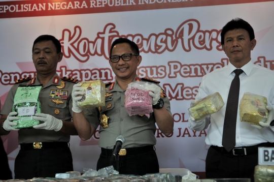 Polisi gagalkan penyelundupan 239 kg sabu berkedok mesin cuci dari Malaysia