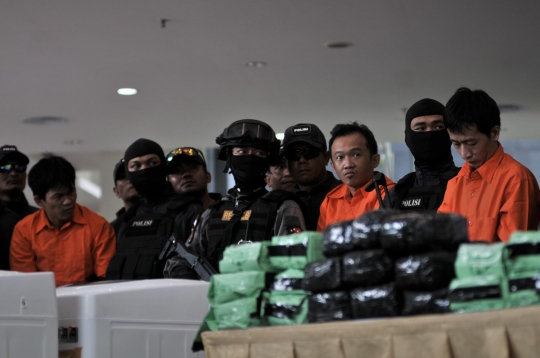 Polisi gagalkan penyelundupan 239 kg sabu berkedok mesin cuci dari Malaysia
