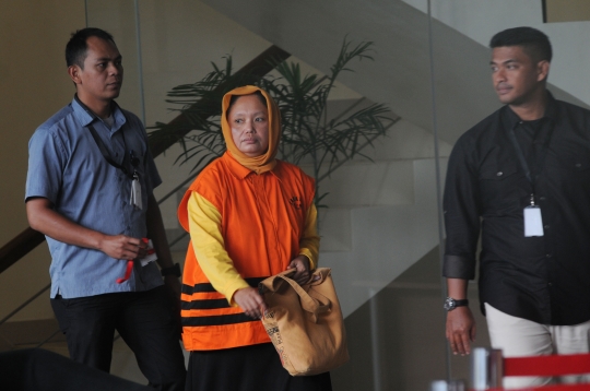 Plt Kadis Kesehatan Jombang usai diperiksa KPK