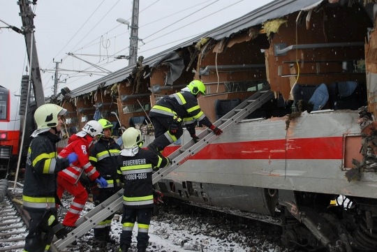 Dua kereta bertabrakan di Austria, satu penumpang tewas